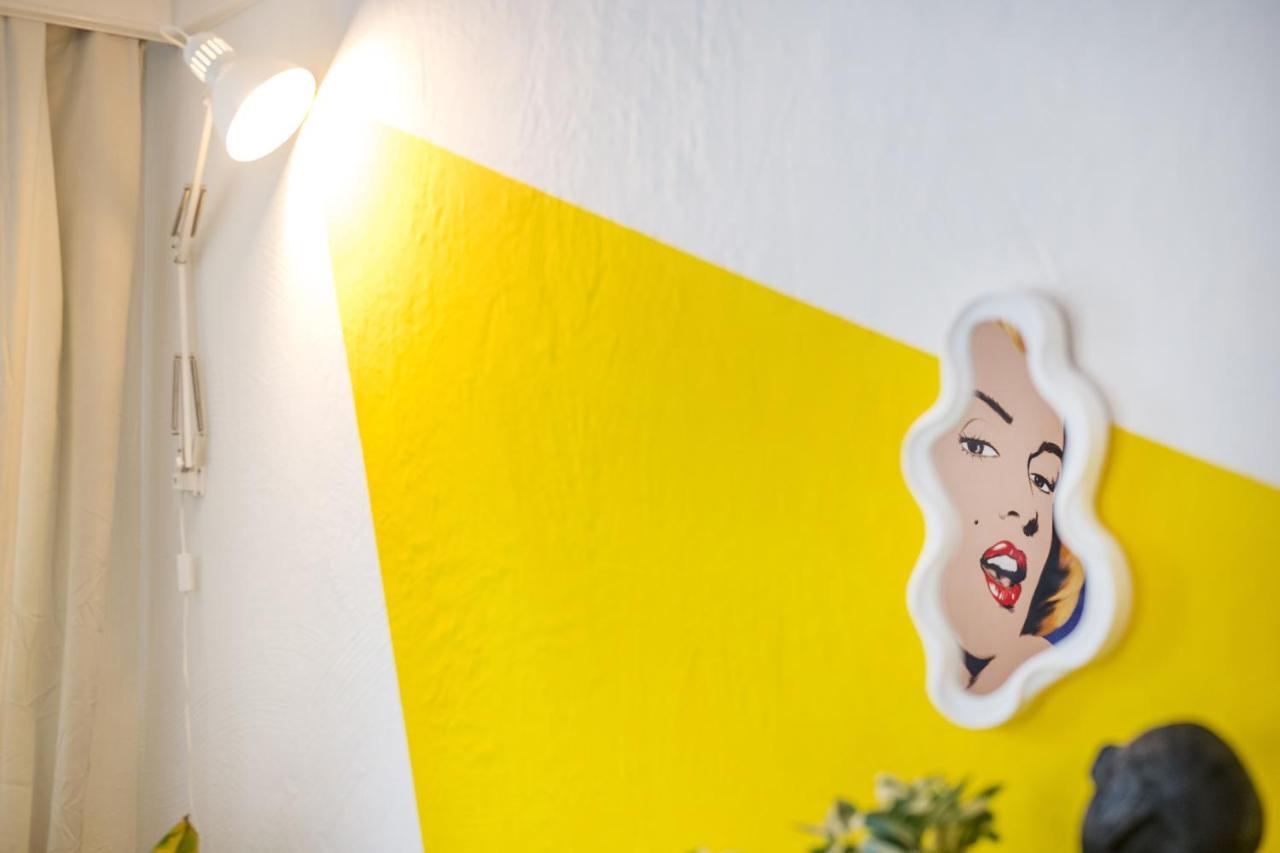 Pop Art Loft Ueber Den Daechern Von Koblenz Coblença Exterior foto